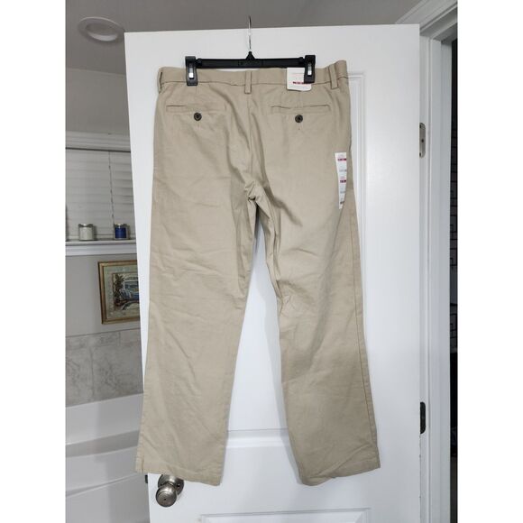 Old Navy Men’s Classic Straight Khaki Pants – Size 34x30 - Picture 2 of 3